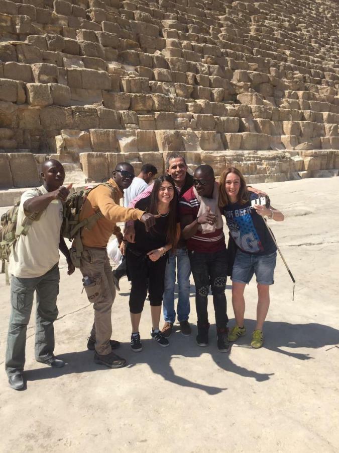 Maged Pyramids View Inn Kafret el-Gabal Exteriör bild